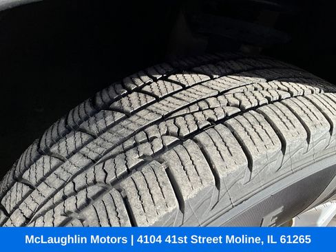 Used 2020 Chevrolet Traverse LT image 14