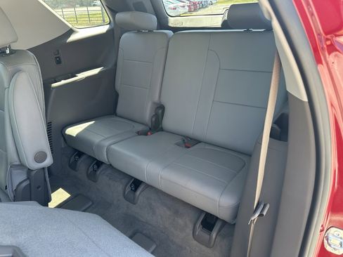 Used 2019 Chevrolet Traverse LT w/ LT Premium Package image 19