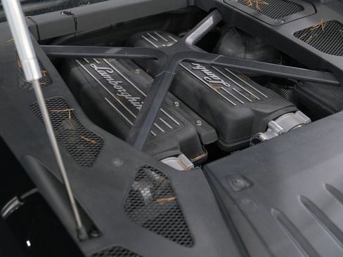 Used 2019 Lamborghini Huracan LP 580-2 image 41