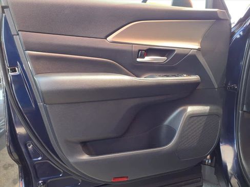 Used 2025 Toyota Grand Highlander FWD image 17