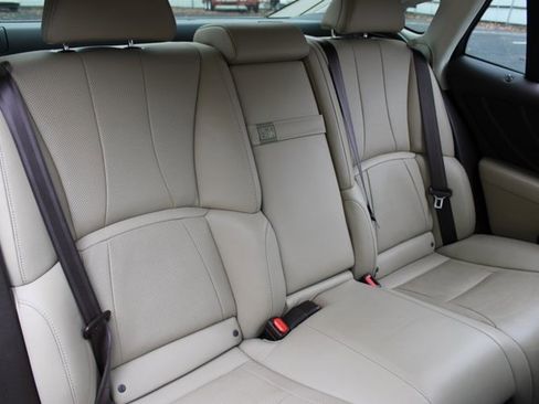 Used 2018 Lexus LS 500 w/ Accessory Package (Z1) image 15