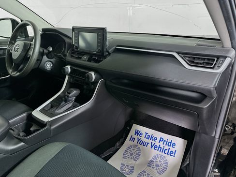 Used 2021 Toyota RAV4 LE image 26