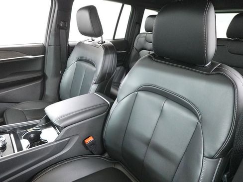 New 2026 Jeep Grand Cherokee Limited image 12