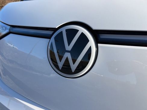 New 2025 Volkswagen ID. Buzz Pro S image 10