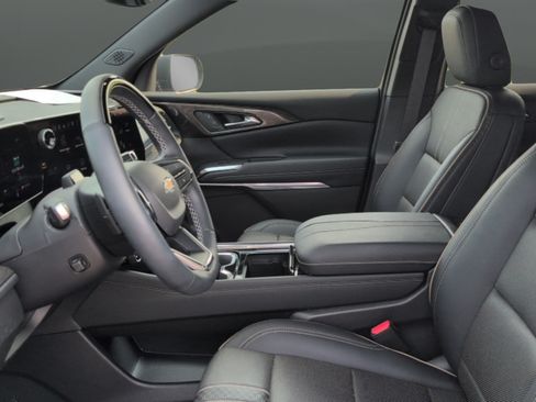 Used 2026 Chevrolet Traverse High Country w/ LPO, Floor Liner Package AWD/4WD image 10