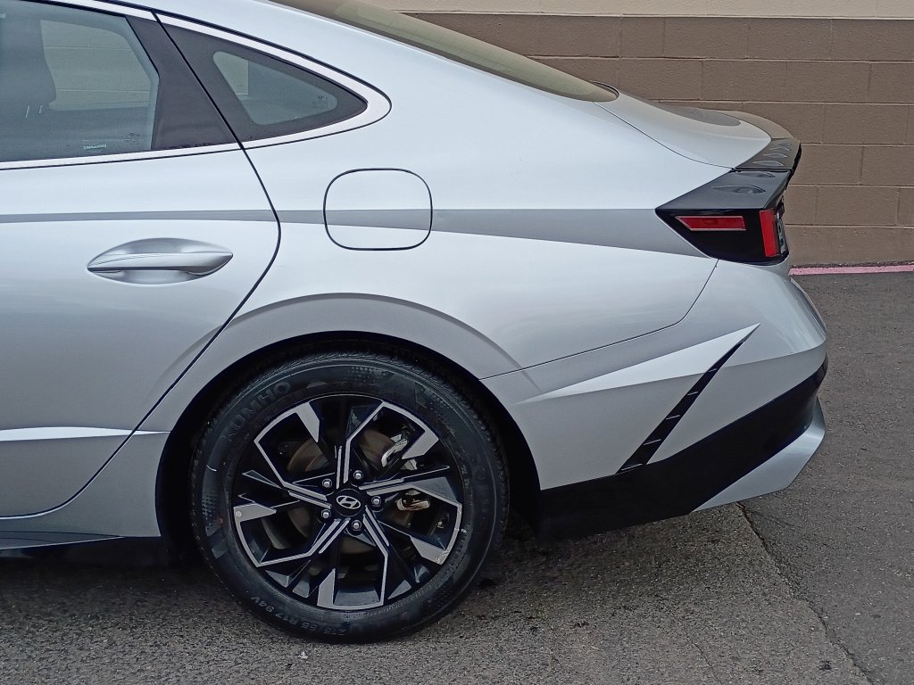 Certified 2025 Hyundai Sonata SEL FWD image 8
