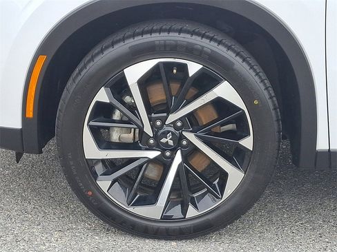 Used 2024 Mitsubishi Outlander SE image 10