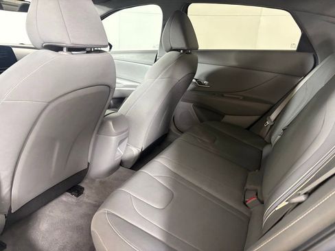 Used 2024 Hyundai Elantra SEL image 40