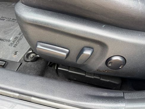 Used 2012 Toyota Camry SE FWD image 12