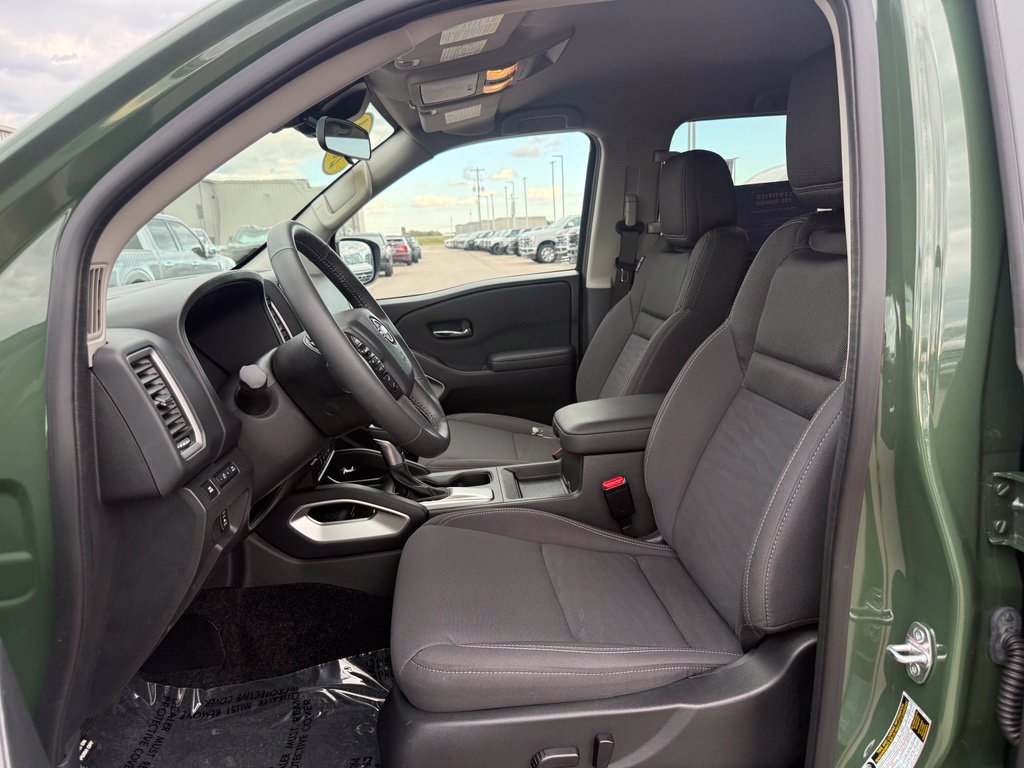 Used 2024 Nissan Frontier SV w/ SV Convenience Package RWD image 5