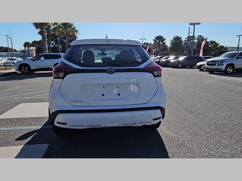 New 2025 Nissan Kicks Play S image 30