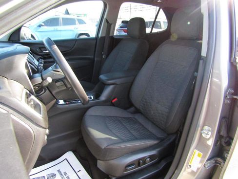 Used 2018 Chevrolet Equinox LT image 18