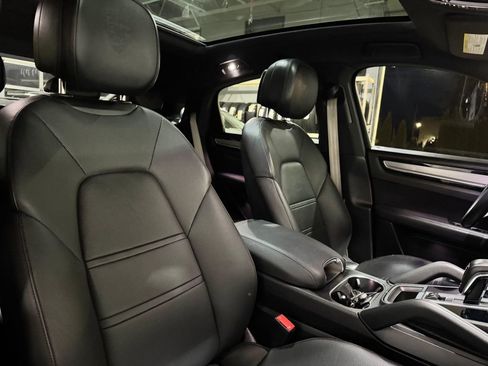 Used 2022 Porsche Cayenne S image 30