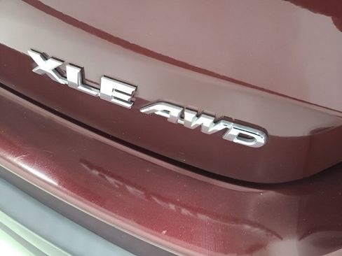 Used 2016 Toyota Highlander XLE AWD/4WD image 14