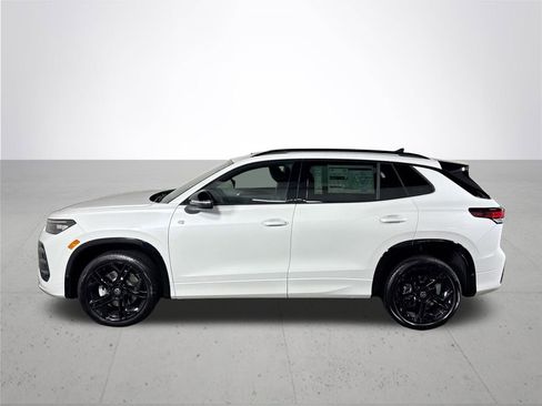 New 2025 Volkswagen Tiguan SE R-Line image 9