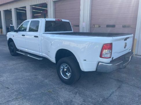 Used 2024 RAM 3500 Tradesman w/ Chrome Appearance Group AWD/4WD image 3
