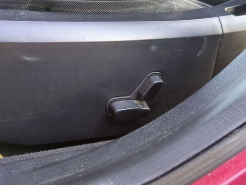 Used 2013 Chrysler 200 Limited image 19