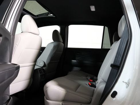 Used 2023 Honda Passport EX-L image 14