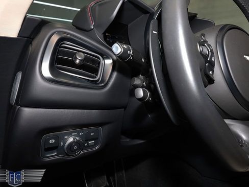 Used 2022 Aston Martin DBS Superleggera image 36