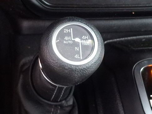 Used 2025 Jeep Wrangler Unlimited Sahara w/ Safety Group AWD/4WD image 25