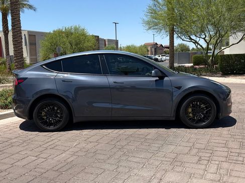 Used 2020 Tesla Model Y Long Range AWD/4WD image 2
