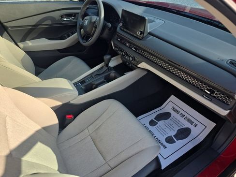 Used 2025 Honda Accord SE image 18