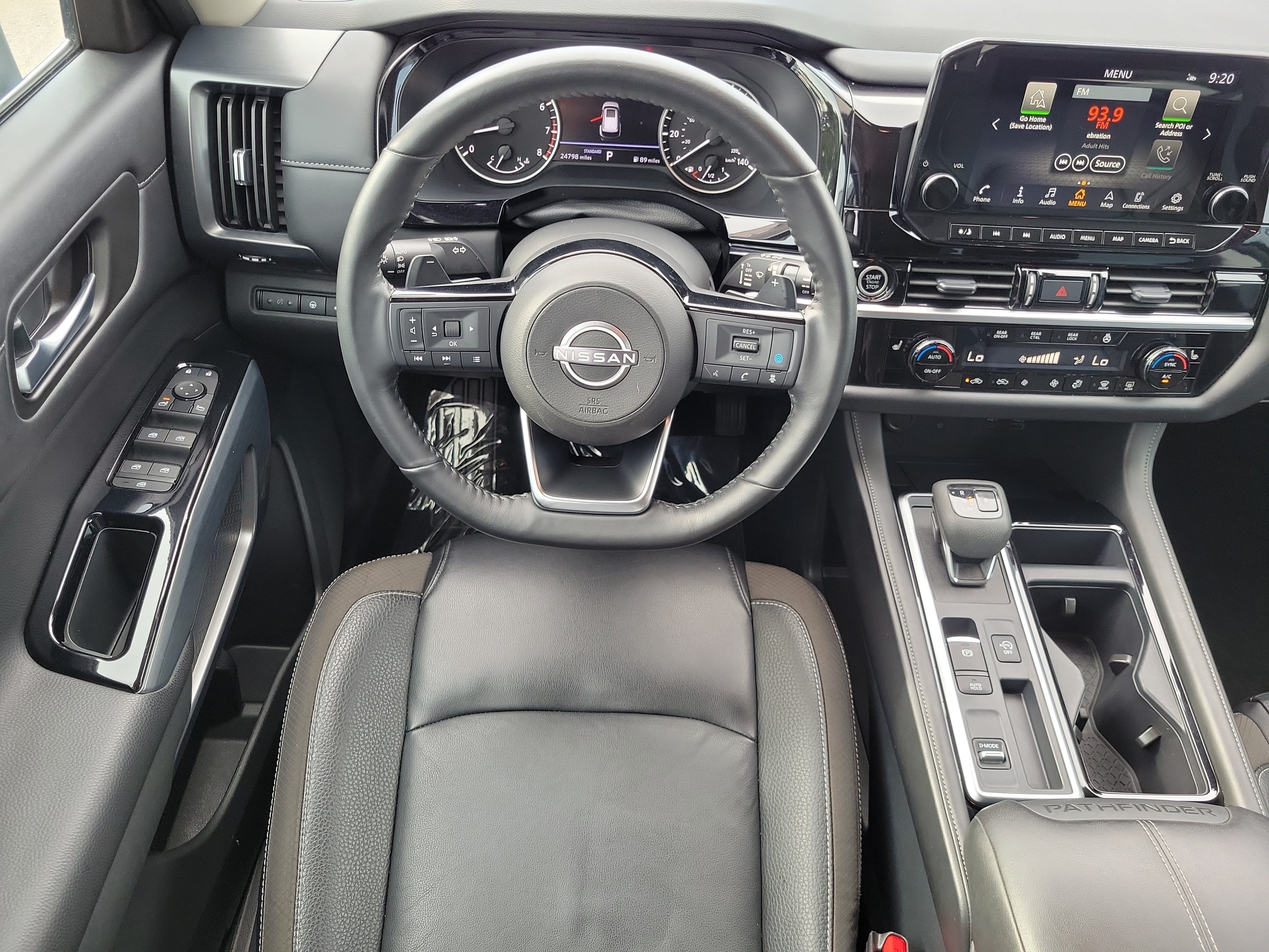 Used 2024 Nissan Pathfinder SL w/ Black Appearance Package FWD image 21