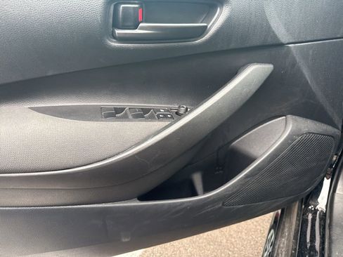 Used 2025 Toyota Corolla LE image 6