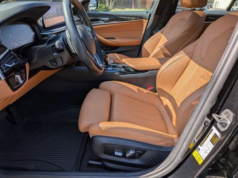 Used 2022 BMW 530i w/ Premium Package RWD image 16