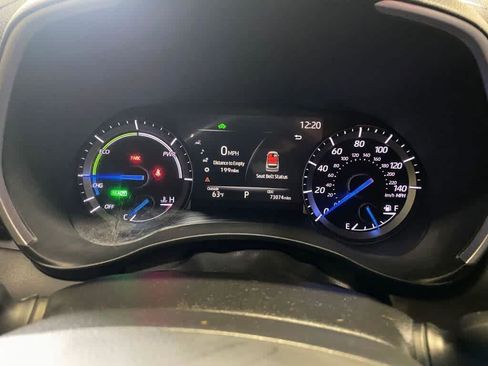 Used 2021 Toyota Highlander XLE AWD/4WD image 2