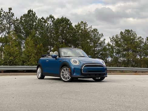 Used 2022 MINI Cooper Convertible image 2