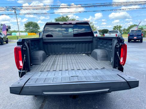 Used 2021 GMC Sierra 1500 AT4 w/ Technology Package image 5