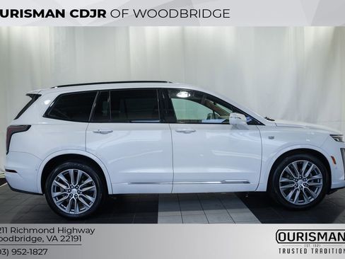 Used 2020 Cadillac XT6 Sport w/ Platinum Package AWD/4WD image 3