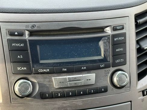 Used 2012 Subaru Outback 2.5i Premium w/ All-Weather Pkg image 28