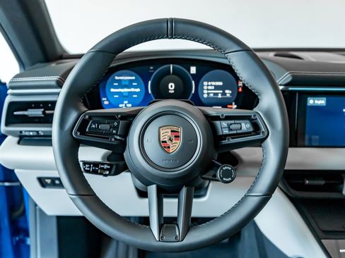 New 2026 Porsche Macan 4 Electric AWD/4WD image 18