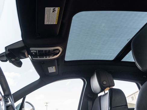 Certified 2026 Porsche Macan AWD/4WD image 28