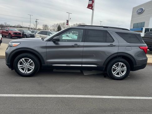Certified 2022 Ford Explorer XLT w/ Equipment Group 202A AWD/4WD image 5