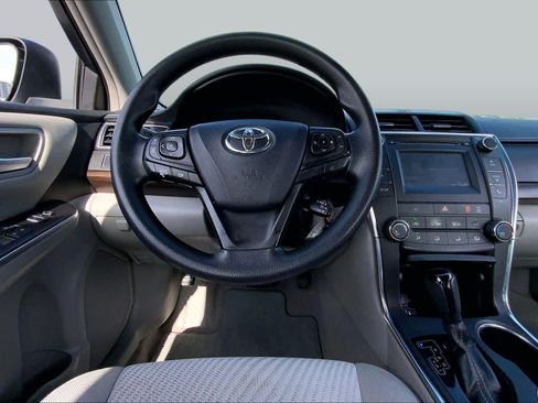Used 2016 Toyota Camry LE FWD image 6