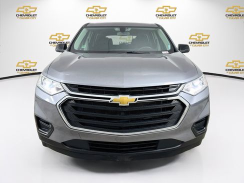 Used 2021 Chevrolet Traverse LS FWD image 2