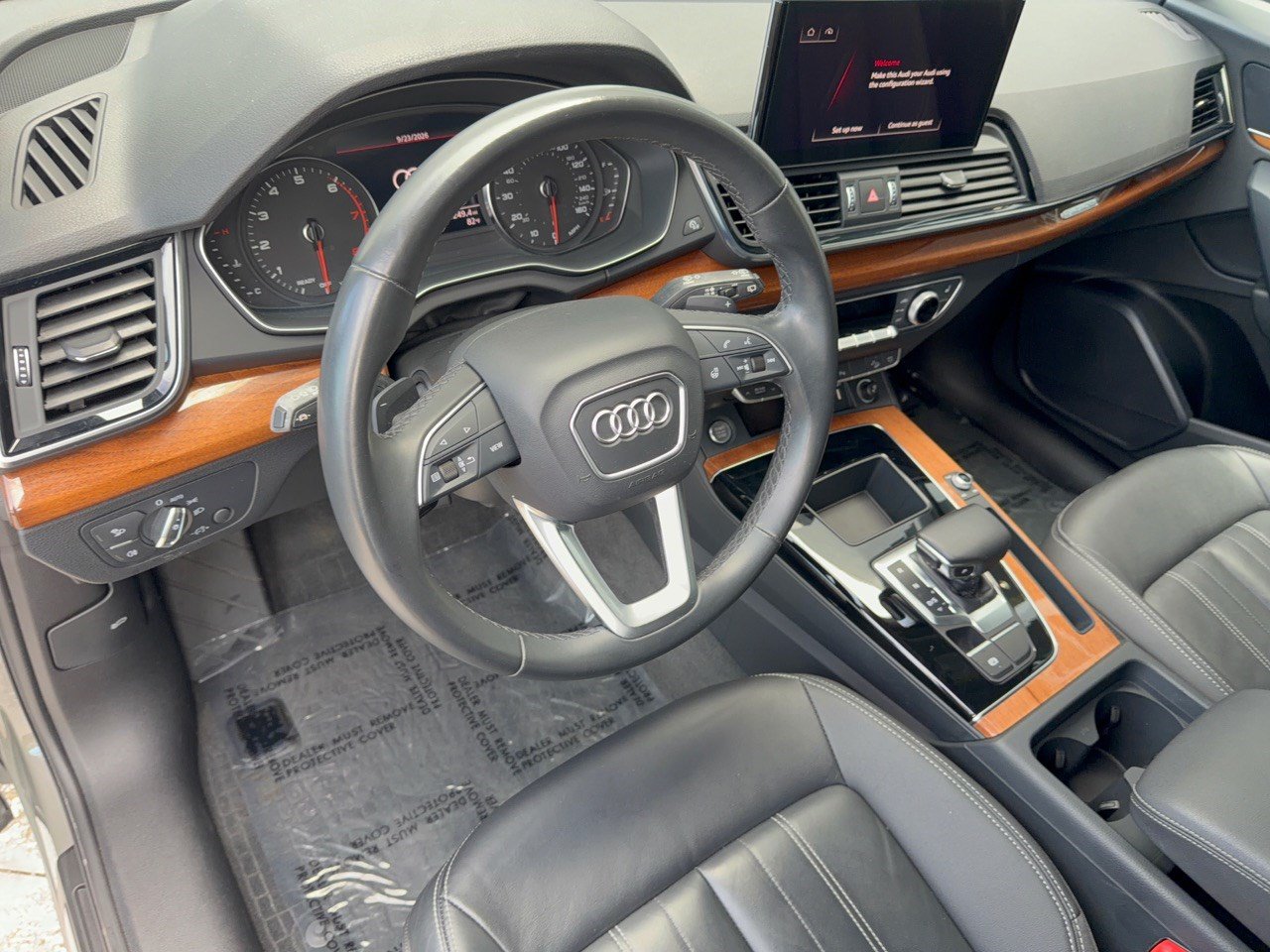 Used 2023 Audi Q5 2.0T Premium w/ Convenience Package AWD/4WD image 4