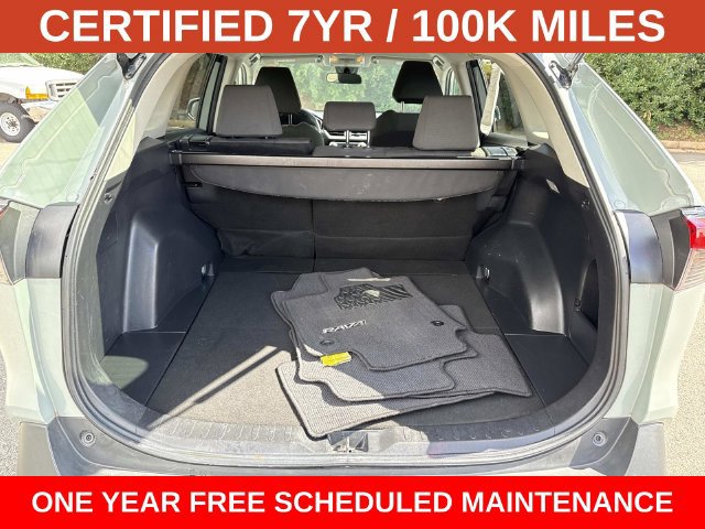 Used 2021 Toyota RAV4 XLE w/ Carpet Mat Package (TMS) AWD/4WD image 12