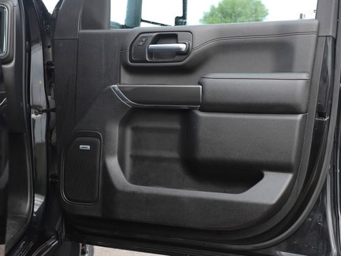 Used 2023 GMC Sierra 3500 AT4 w/ AT4 Preferred Package AWD/4WD image 12