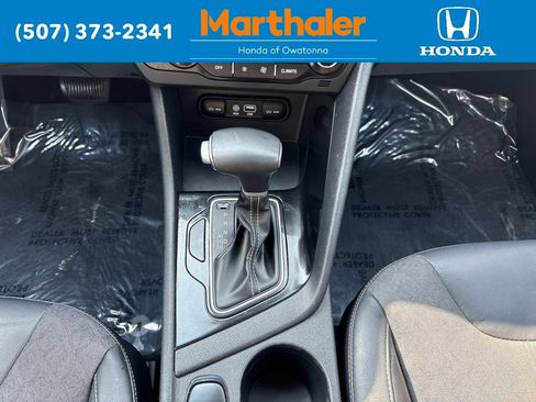 Used 2018 Kia Niro EX FWD image 23