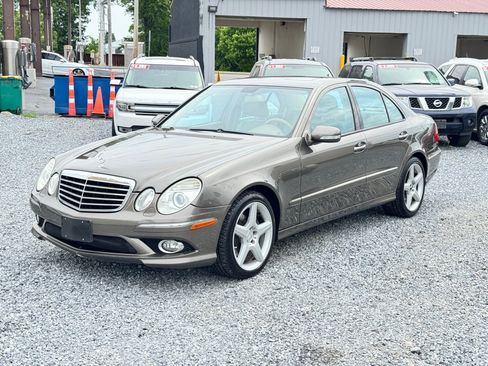 Used 2009 Mercedes-Benz E 350 4MATIC Sedan image 1