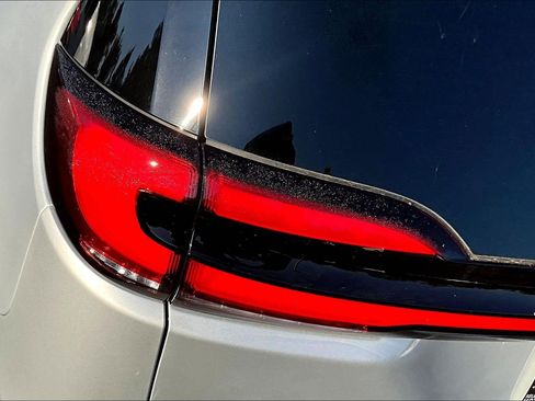 New 2026 Chrysler Pacifica Select image 24