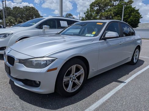 Used 2014 BMW 328i xDrive Sedan AWD/4WD image 2