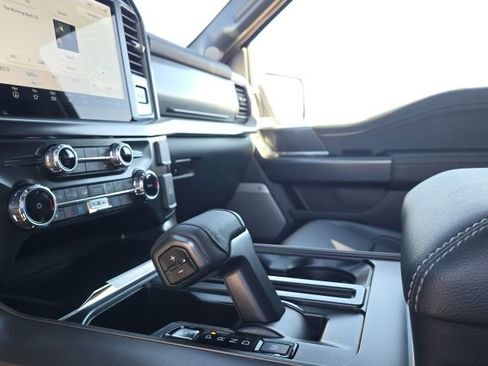 Used 2025 Ford F150 Lariat w/ Equipment Group 501A Mid image 27