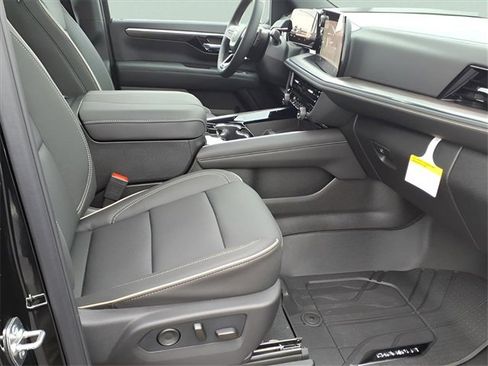 New 2026 Chevrolet Suburban Premier image 21