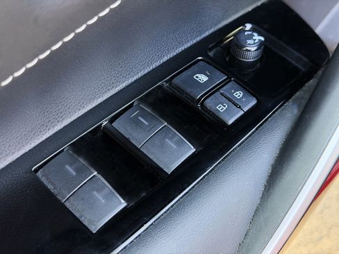 Used 2022 Toyota Corolla XSE image 5