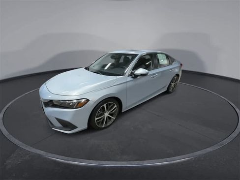 Used 2023 Honda Civic Touring image 4